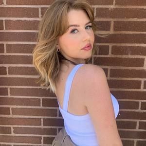 Meet your Posher, Alexandra